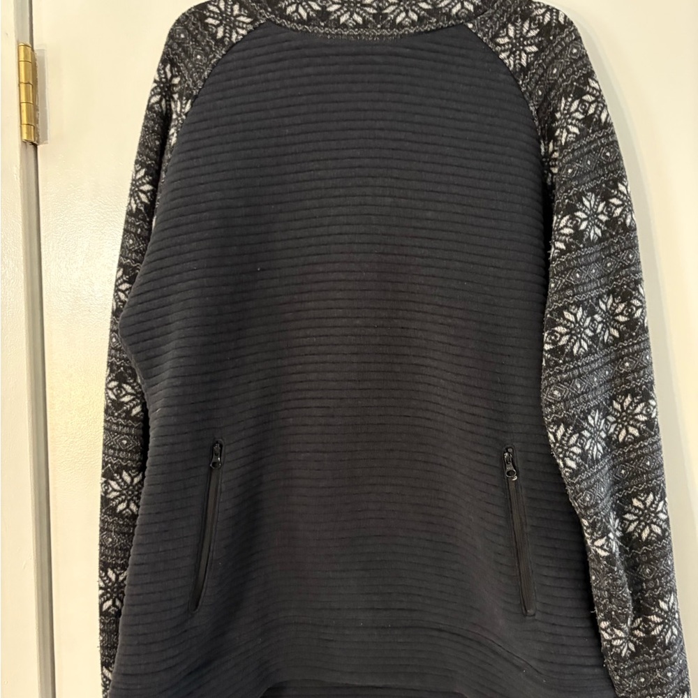 Women’s Black and Gray Fleece